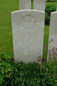 Etaples Military Cemetery - Brown, John